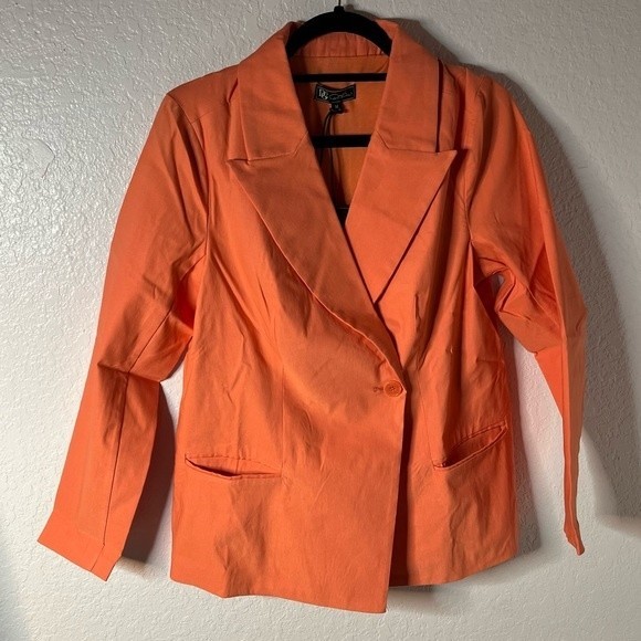 DG2 by Diane Gilman Jackets & Blazers - DG2 Collection Women’s Coral Jacket, Size M, NWT.